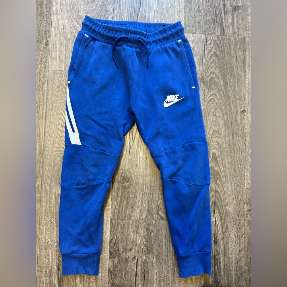 Boys Nike Tech Fleece Pants, size S